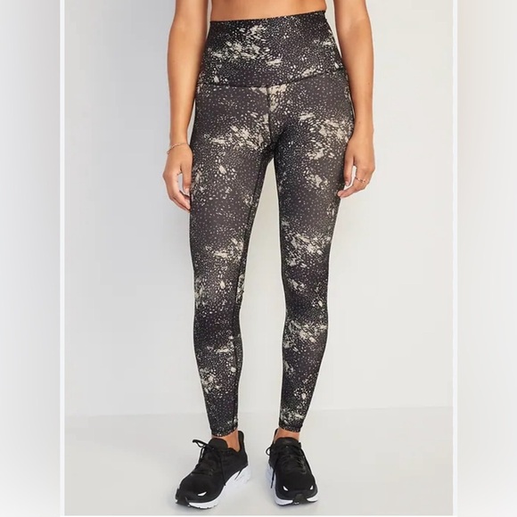 Old navy Extra High-Waisted PowerSoft Leggings size M - Picture 1 of 7